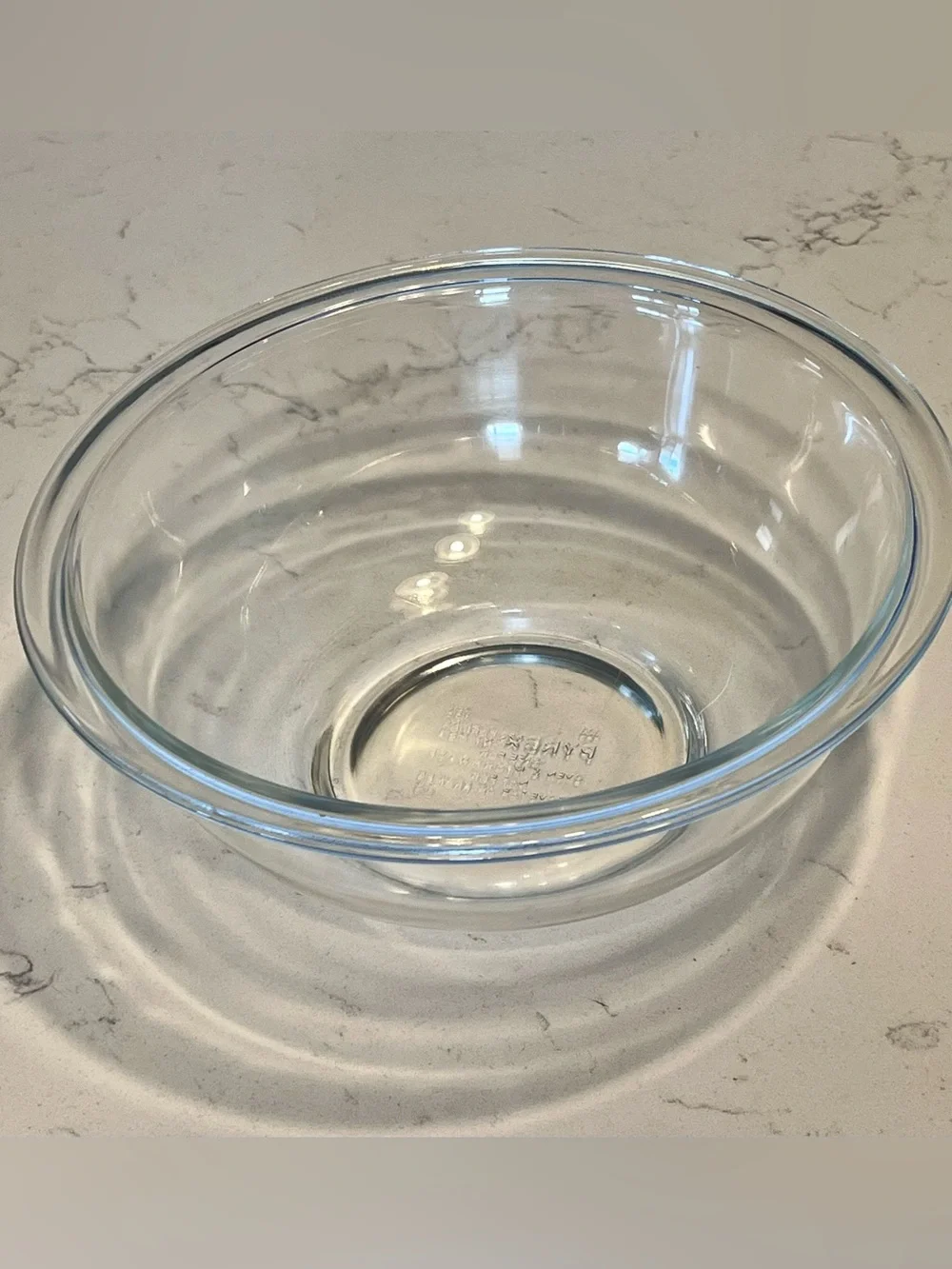 Vintage 323 Pyrex clear bowl, USA 1.5 quarts Corning